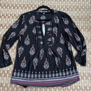 Daniel Rainn split neck top